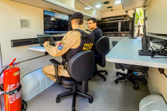 Estado entrega módulo móvel de policiamento e drone para reforçar segurança em Foz do Iguaçu