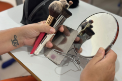 Estado leva capacitação em beleza e empreendedorismo a apenadas em Piraquara