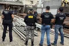 PCPR e Força Nacional apreendem 50 toneladas de materiais furtados de ferrovia de Paranaguá