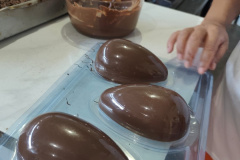 Ação solidária: Polícia Penal leva alegria à Páscoa de crianças em CMEI de Foz do Iguaçu