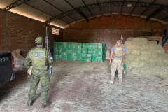  PMPR e PF prendem sete homens e apreendem 20 mil pacotes de cigarros contrabandeados no Noroeste 
