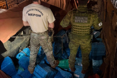 Em ação integrada, PMPR apreende quase 1,5 tonelada de maconha e prende motorista em Icaraíma