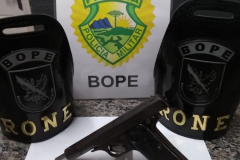 Operação Em Frente Brasil em São José dos Pinhais termina com três presos e uma arma apreendida