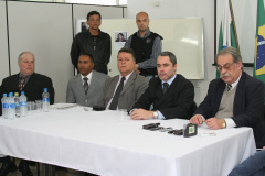Delegado Luís Fernando Artigas Júnior, delegado Marcelo Lemos, diretor Instituto de Identificação - Newton Tadeu Rocha, delegado-geral da Polícia Civil Marcus Vinicius Michelotto, Diretor do IML Porcídio Vilani.