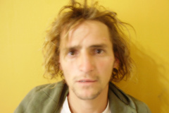 Sílvio da Cruz Nunes, 24 anos, suspeito de abusar sexualmente de duas crianças