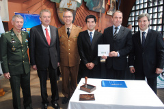 Comandante da 5.ª Região Militar e 5.ª Divisão do Exército, Williams José Soares; Prefeito de Curitiba Luciano Ducci; Comandante Geral da Polícia Militar Marcos Theodoro Scheremeta; Coordenador regional de Negócios dos Correios, Denny Shinya Toyama; Delegado Geral da Polícia Civil Marcus Vinicius Michelotto e o Secretário da Segurança Pública Reinaldo de Almeida Cesar