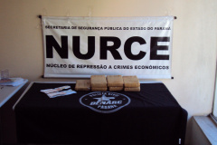 Polícia apreende maconha e revólver ilegal em rodoviárias no Oeste