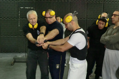 Policial francês traz técnicas de defesa pessoal para ESPC