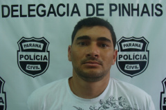 m, nesta quinta-feira (8), o mandado de prisão expedido pela 6ª Vara Criminal de Curitiba em nome de 