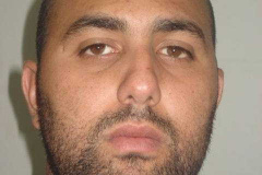 Ed Carlos da Silva, 26 anos, é procurado pela polícia.