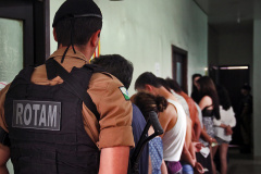 Curitiba, 22 de dezembro de 2015fotos da operação deflagrada nas cidades de curitiba e colombo que visa a prisao de traficantes no centro da cidade, foram acionados o BOpe, as Rotams do 13 e 20, AIFU e PM2