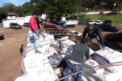 Mais de 1,4 tonelada de droga escondida em carga de farinha é apreendida na região oeste