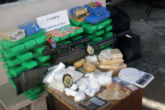 Apreensão de drogas pela P2 do 1°CRPM, em Curitiba