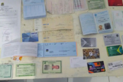 PM apreende documentos e diplomas falsificados em posse de adolescente no Litoral do estado

