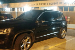 Casal suspeito de receptar veículo de luxo é preso em Curitiba

