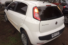 Carro roubado é recuperado e mulher acaba presa na Capital

