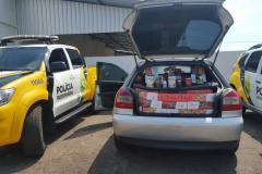 BPRv apreende carro carregado com essências de narguilé e suplementos em Perobal