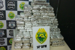 Policiais militares apreendem 37 quilos de maconha escondidos dentro de carro em Foz do Iguaçu