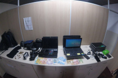 PM recupera notebooks e dinheiro furtados de escritórios do Centro de Curitiba

