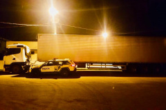 Carga de cigarros avaliada em R$ 2,5 milhões e caminhão furtado são apreendidos por policiais militares no norte do estado