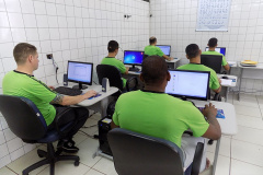 O projeto Visão de Liberdade, da Penitenciária Estadual de Maringá, é um dos finalistas do Prêmio Innovare deste ano, a mais importante premiação da Justiça brasileira. Detentos confeccionam materiais didáticos para alunos cegos da rede estadual de ensino. Os vencedores serão divulgados em 05 de dezembro durante cerimônia de premiação no Supremo Tribunal Federal.Curitiba, 26/10/2017.Foto: Divulgação Depen