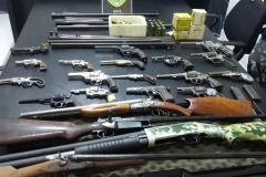 BOPE apreende 21 armas de fogo, cartuchos, munições e carregadores durante ação
