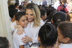 O município de Cornélio Procópio receberá o Colégio da Polícia Militar do Paraná, anunciou a governadora Cida Borghetti nesta quinta-feira (17), durante encontro com prefeitos da Associação dos Municípios do Norte do Paraná (Amunop), realizado em Cornélio Procópio. No encontro, Cida também assinou convênios para repasse de recursos para Cornélio Procópio, Alvorada do Sul, Congonhinhas, Itambaracá e Primeiro de Maio.Cornélio Procópio, 17/08/2018.Foto: Arnaldo Alves/ANPr