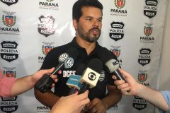 Cerca de 25 policiais da Divisão de Crimes Contra o Patrimônio (DCCP) deflagraram na última semana a operação Mão de Vaca, que visou cumprir quatro mandados de prisão e 19 de busca e apreensão na região de Curitiba e Santa Catarina, contra sete comércios (quatro lojas e três açougues), suspeitos de receptação de carne roubada e lavagem de dinheiro. 