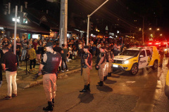 A Polícia Militar do Paraná deflagra a megaoperação Primo que cumpriu 16 mandados de Prisão e de Busca e Apreensão e resultou em 19 encaminhamentos, sendo 15 adultos e quatro adolescentes apreendidos, bem como uma quantidade de drogas recolhida.  -  Curitiba, 26/04/2019  -  Foto: PMPR