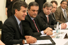 Governador Beto Richa, ministro da Justiça, José Eduardo Cardozo e Secretário da Segurança Pública do Paraná, Reinaldo de Almeida César