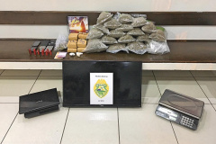  Denúncia leva PM a apreender mais de 12 quilos de drogas em Guarapuava (PR) 