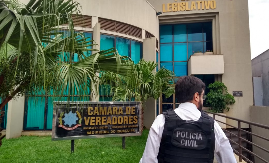 PCPR prende 10 em operação contra fraudes em licitações em São Miguel do Iguaçu