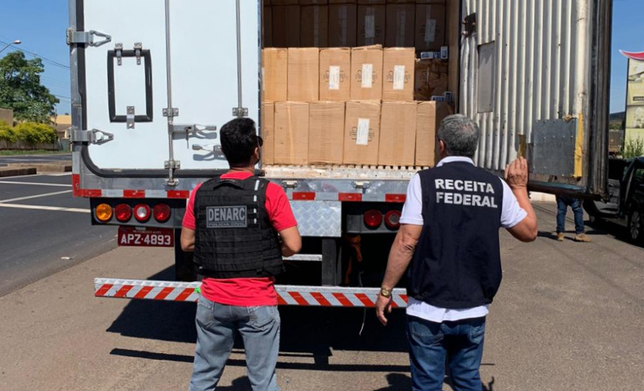 PCPR, PRF e Receita Federal apreendem carga de cigarros em Maringá