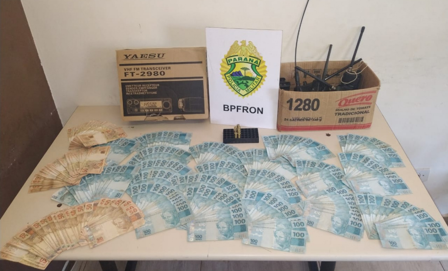 BPFron apreende cigarros, dinheiro e munições Santa Helena
