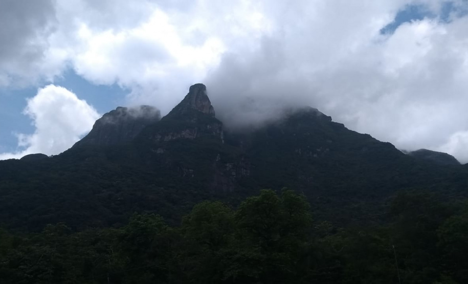 BPMOA resgata adolescente que caiu no Pico do Marumbi, em Morretes (PR)