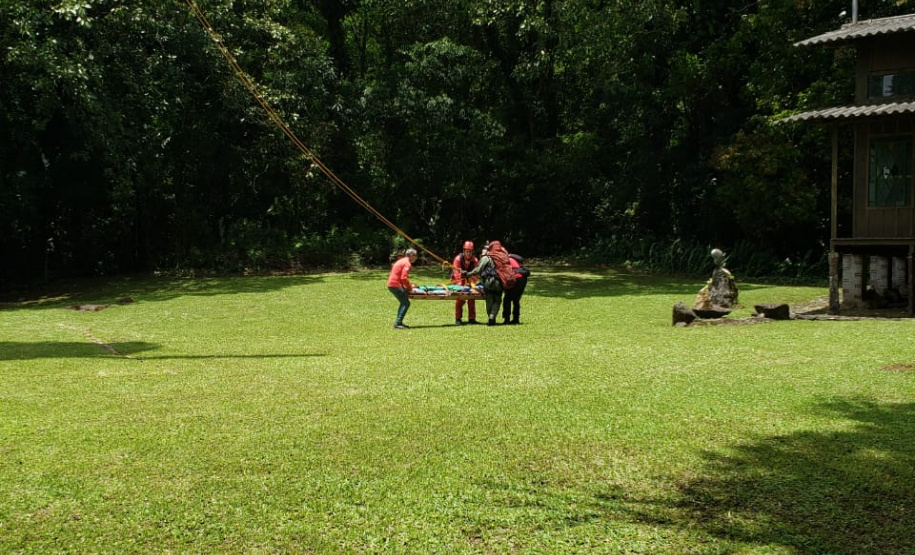 BPMOA resgata adolescente que caiu no Pico do Marumbi, em Morretes (PR)