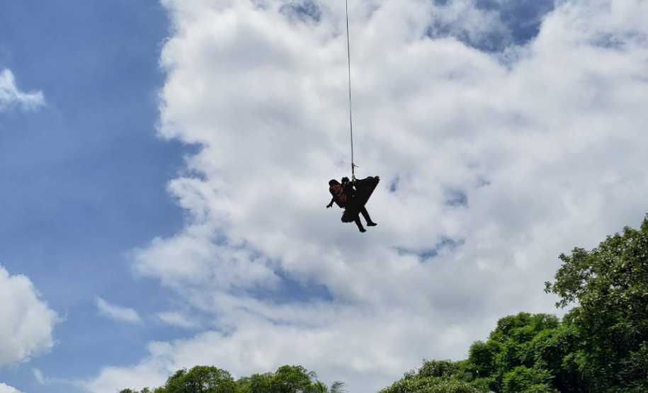 BPMOA resgata adolescente que caiu no Pico do Marumbi, em Morretes (PR)