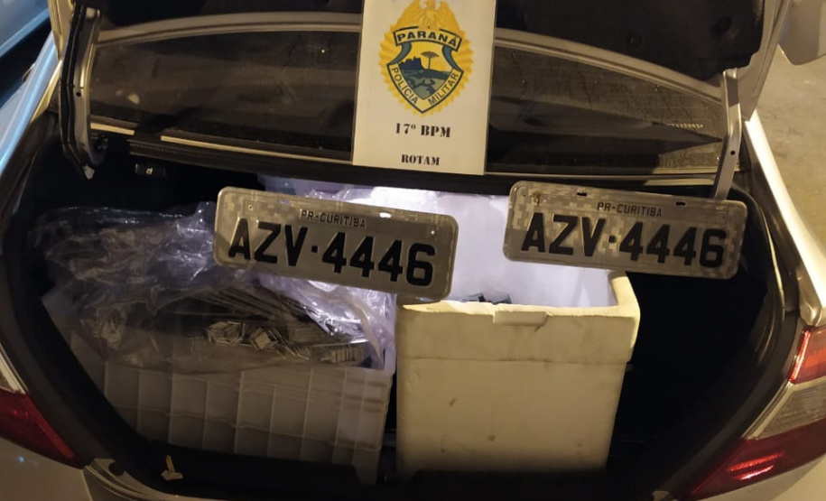 PM desmobiliza local de falsificação de placas de veículos em São José dos Pinhais