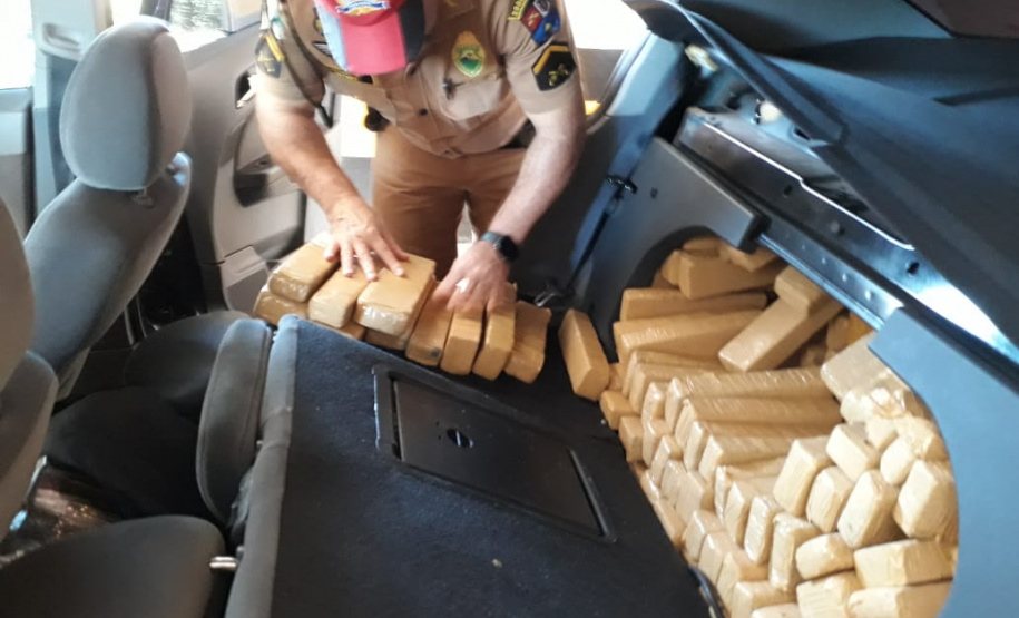 BPRv apreende quase meia tonelada de maconha durante patrulhamento na PR 364, em Palotina (PR)