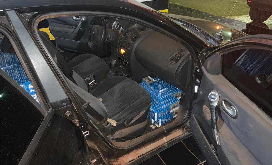 Policiais rodoviários apreendem 10 mil maços de cigarros contrabandeados no Oeste do estado