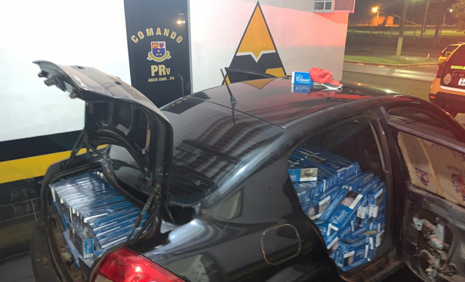 Policiais rodoviários apreendem 10 mil maços de cigarros contrabandeados no Oeste do estado