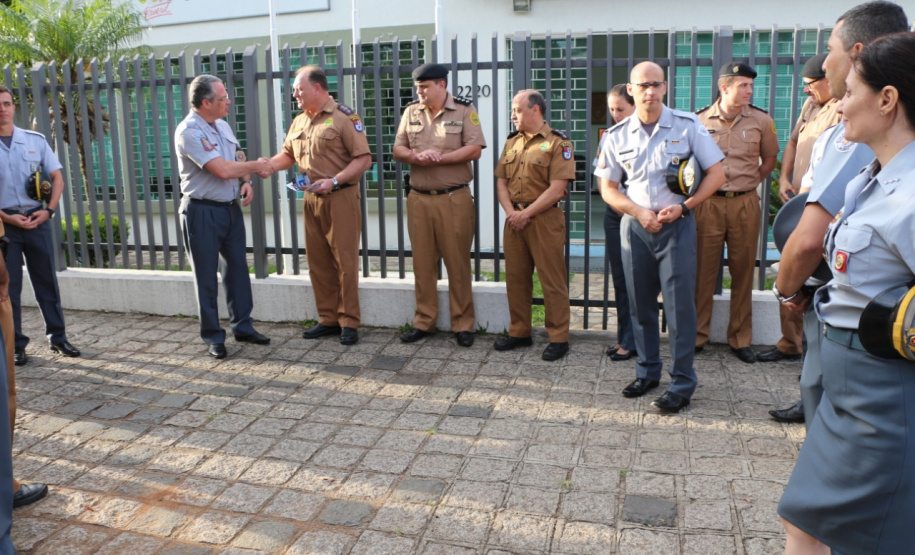 Quartel do Comando-Geral recebe delegação de São Paulo para aperfeiçoamento profissional em Curitiba (PR)