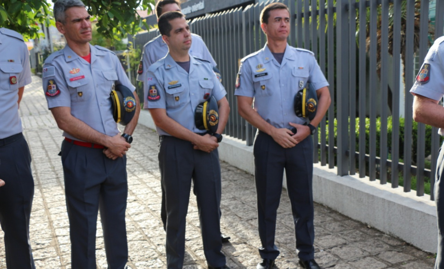 Quartel do Comando-Geral recebe delegação de São Paulo para aperfeiçoamento profissional em Curitiba (PR)