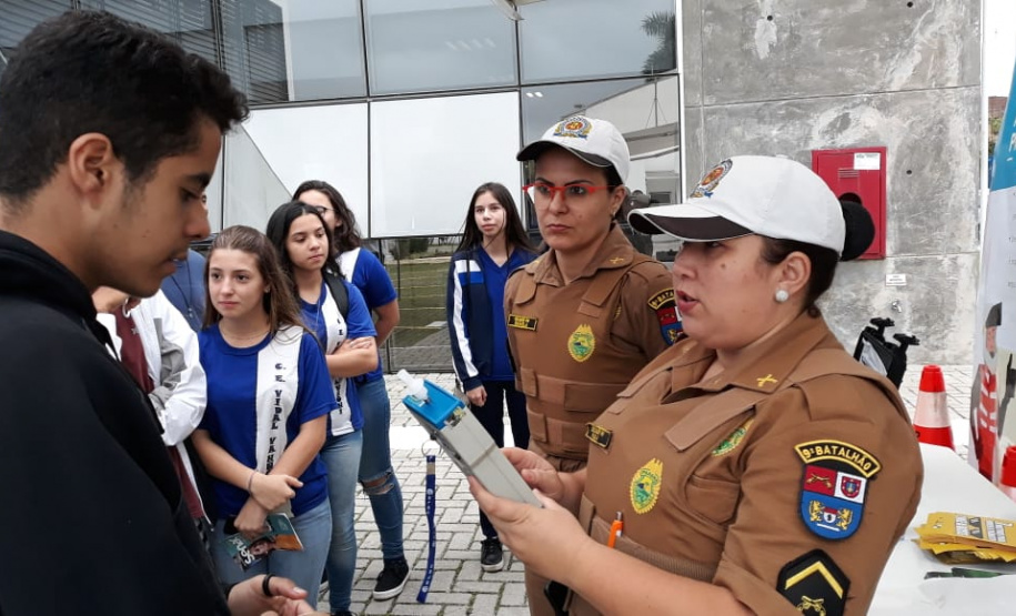 Feira de Profissões no SENAC de Paranaguá conta com a presença de policiais palestrantes