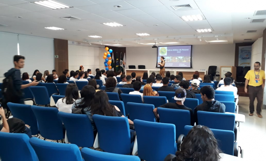 Feira de Profissões no SENAC de Paranaguá conta com a presença de policiais palestrantes