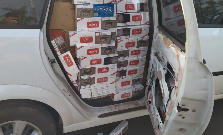 Mais de 20 caixas de cigarros contrabandeados do Paraguai são apreendidos pelo BPRv em Doutor Camargo (PR)
