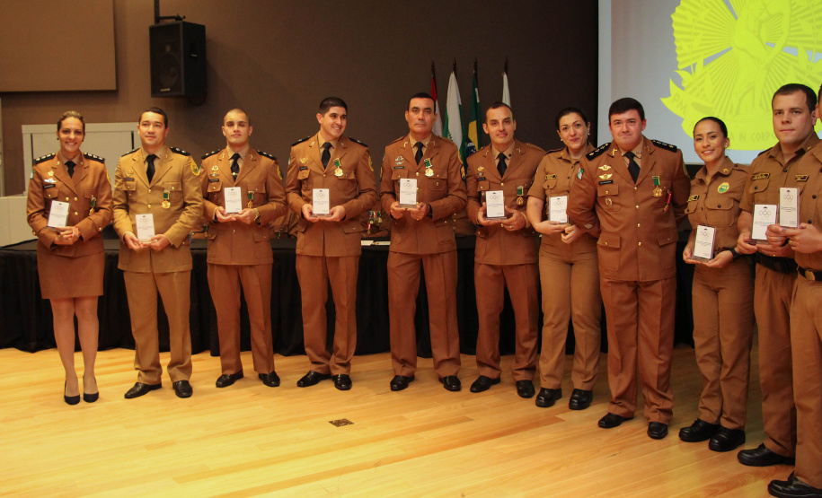 Com entrega de medalhas, o Centro de Educação Física e Desportos da PM comemora 28 anos de criação em Curitiba