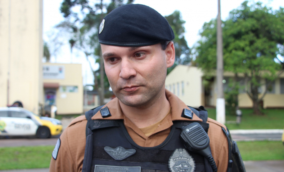 PMs de folga resgatam homem que caiu com carro em rio na divisa entre Paraná e Santa Catarina