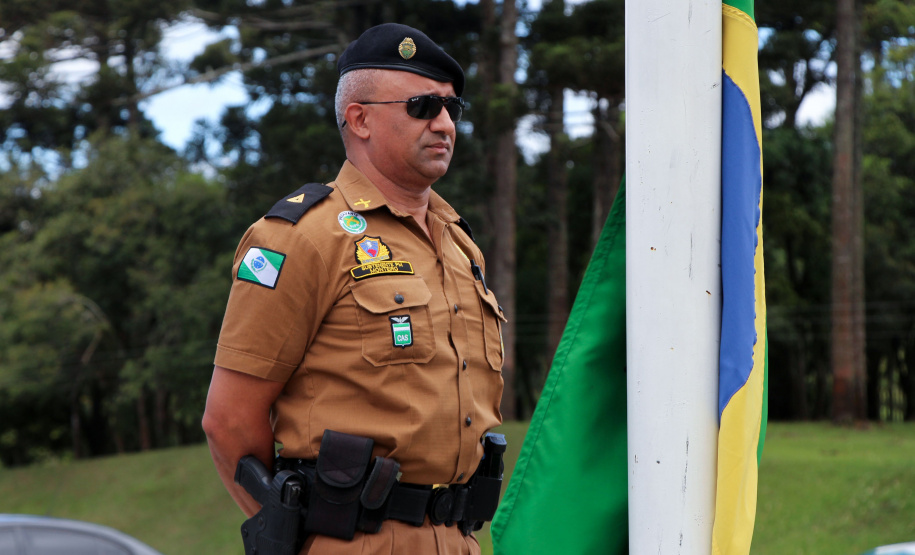 No Dia da Bandeira, PM faz cerimônia com a incineração da Bandeira Nacional em São José dos Pinhais