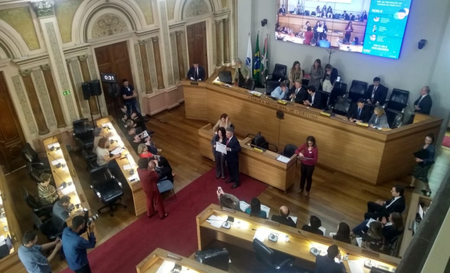 Polícia Científica recebe homenagem na Câmara Municipal de Vereadores de Curitiba